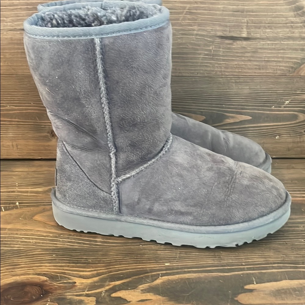 Ugg Classic Short Gray Suede Shearling Boots size 7